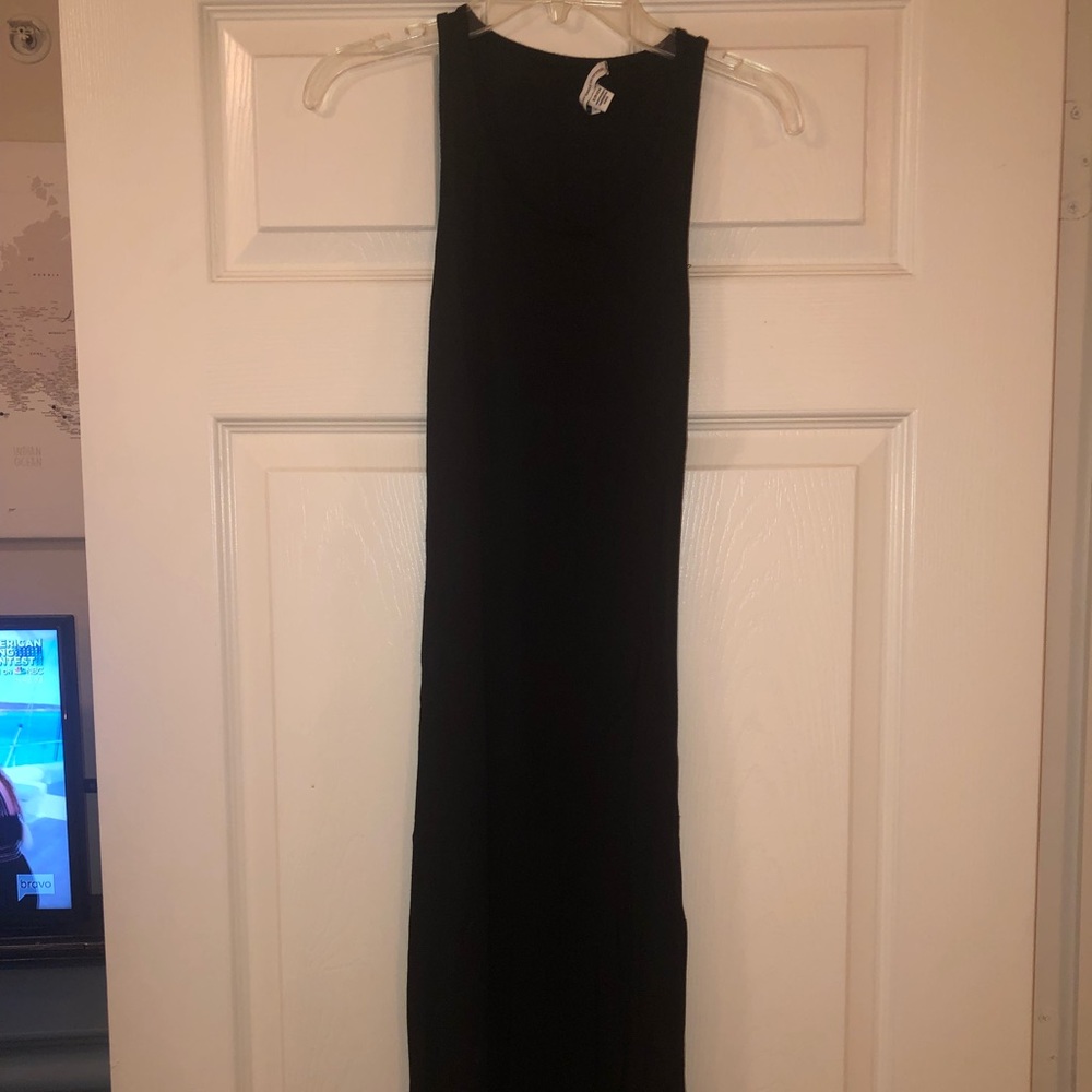 Black bodycon dress
